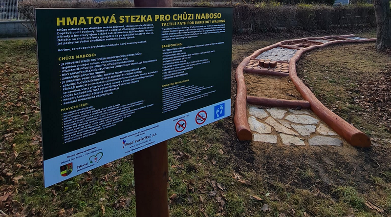 Bosá stezka Dolní Měcholupy