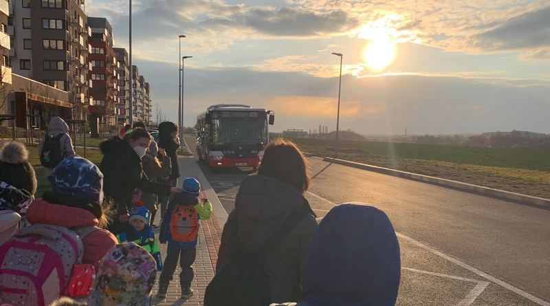 ilustrační obrázek-školní autobus